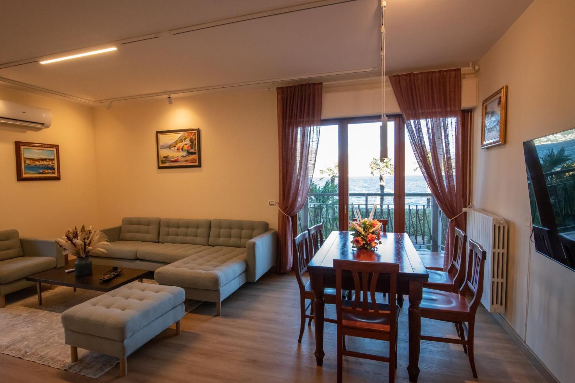 Residenza Lago Sereno Porto Ceresio Luaran gambar