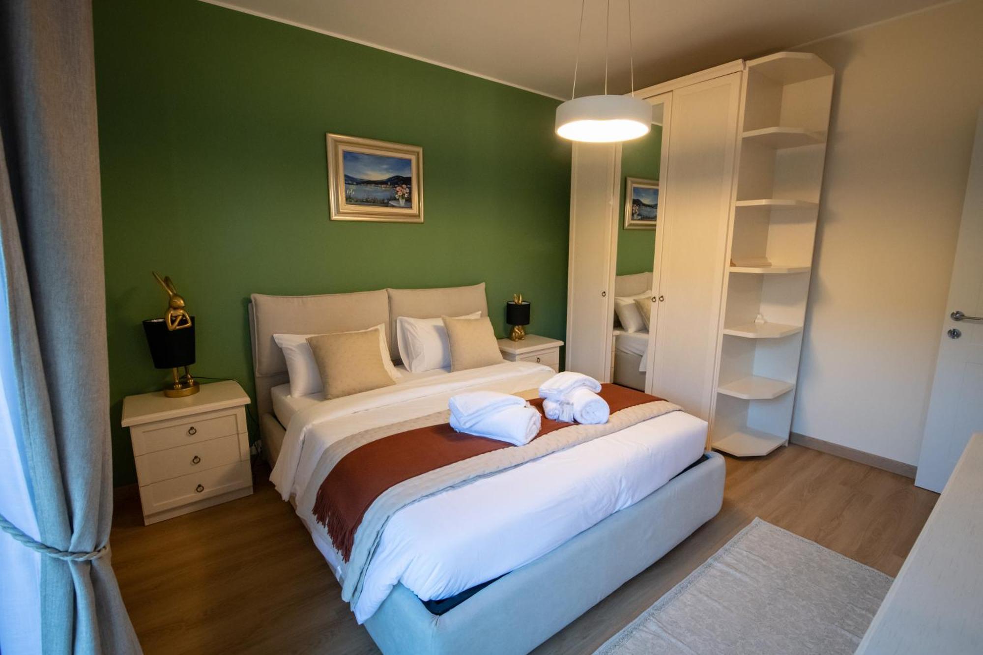 Residenza Lago Sereno Porto Ceresio Luaran gambar