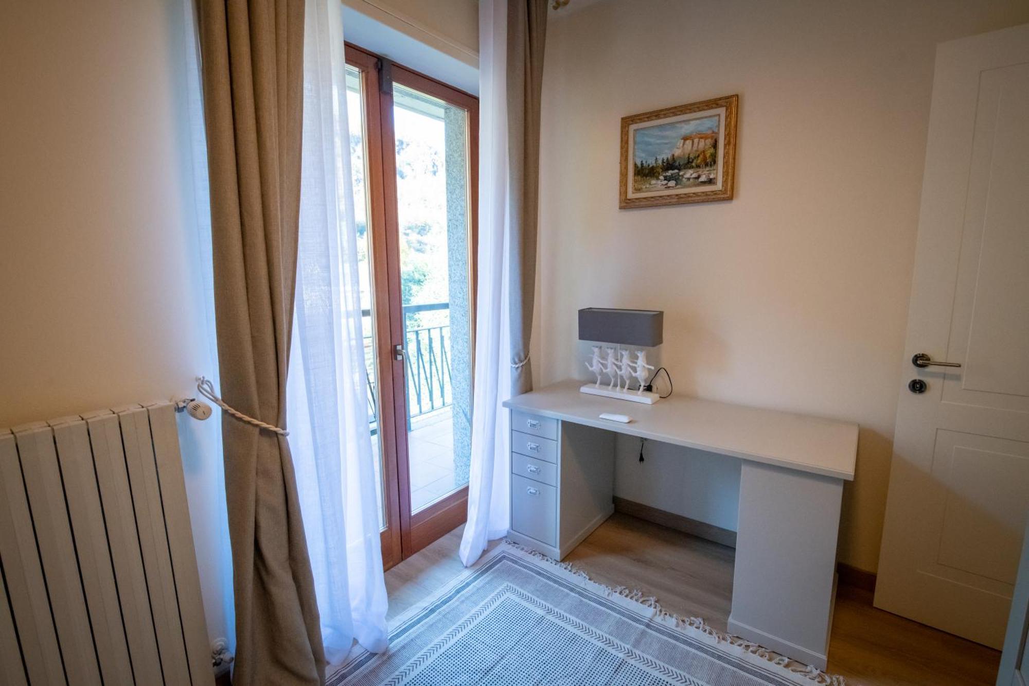 Residenza Lago Sereno Porto Ceresio Luaran gambar